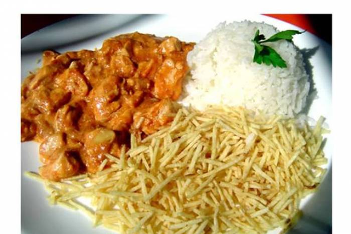 Strogonoff de pollo