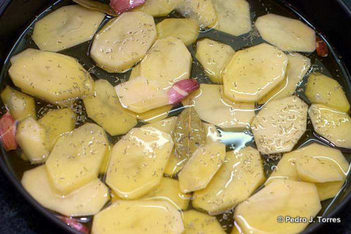 Patatas confitadas