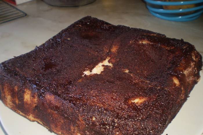 Dulce de pan de molde cubierto de chocolate