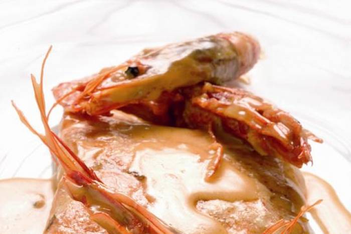 Salmón con gambas