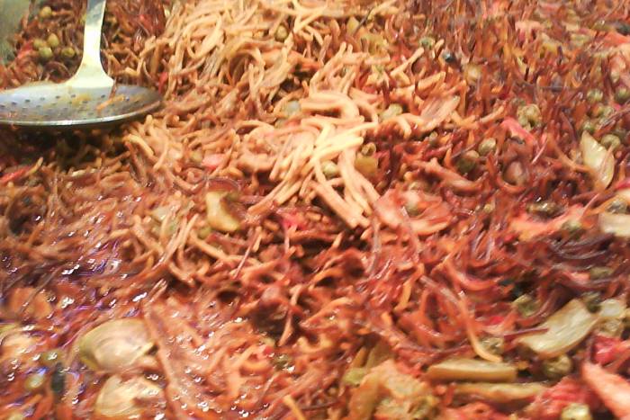 Fideuá con almejas