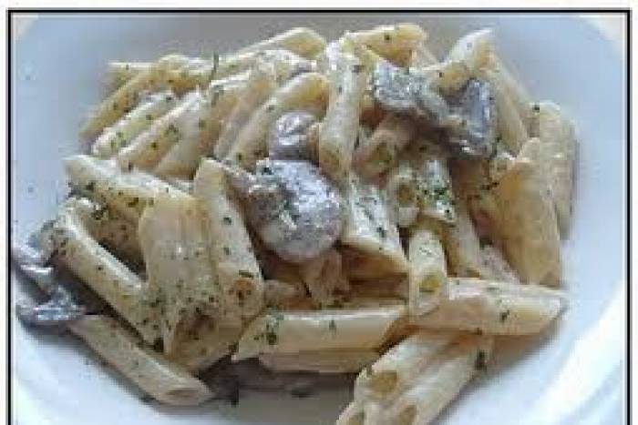 Macarrones con setas variadas