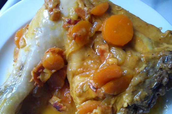 Muslos de pollo jugosos de sábado