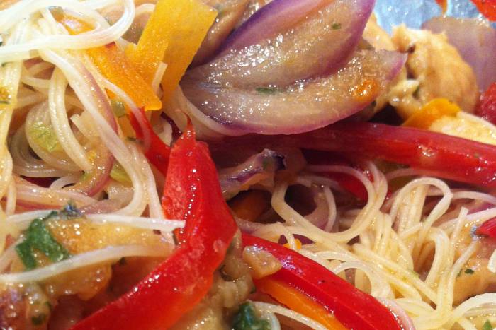 Pad thai de pollo