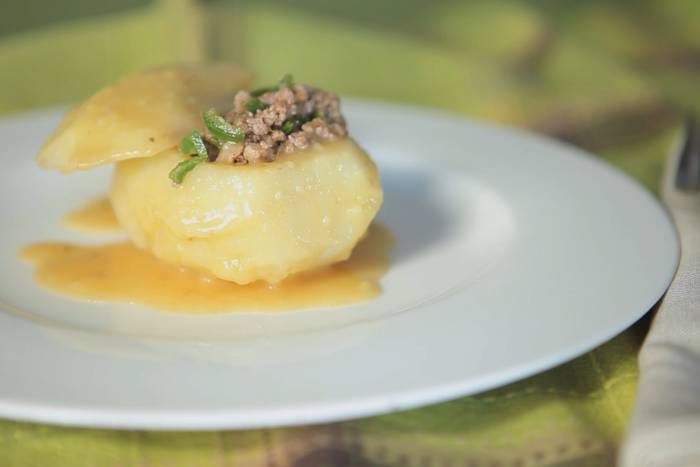 Patatas rellenas de carne