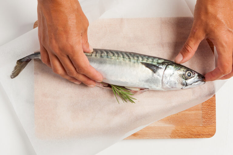 Que no se te enganche el papel al pescado