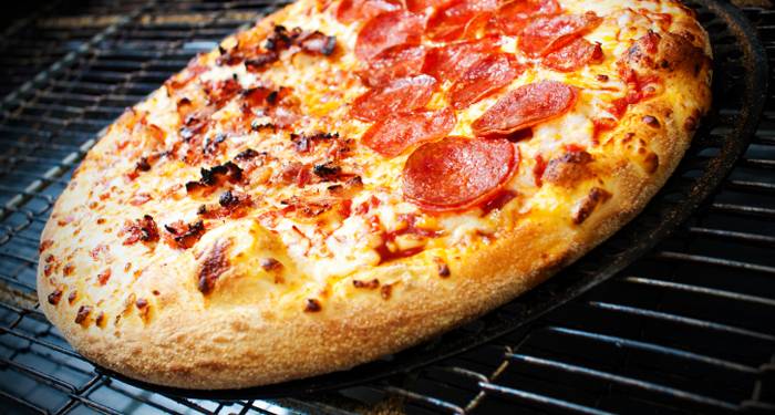 Pizza bien crujiente